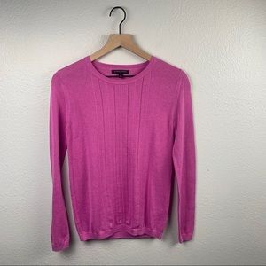 BANANA REPUBLIC- crew neck light sweater or long sleeve w/ front knit detail